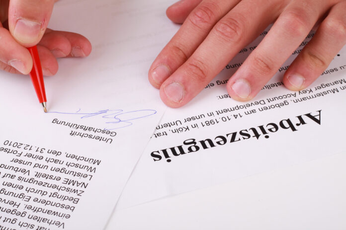 Verpflichtung zu „Bedauern, Dank und guten Wünschen“?