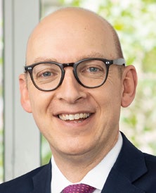 Dr. Erik Schmid ADVANT Beiten, München Rechtsanwalt, Fachanwalt für Arbeitsrecht, Partner Erik.schmid@advant-beiten.com www.advant-beiten.com