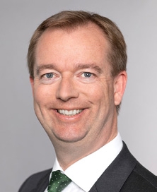Dr. Christoph von Burgsdorff, LL.M. (University of Essex) Luther Rechtsanwaltsgesellschaft mbH, Hamburg Rechtsanwalt, Partner, Fachanwalt für Handels- und Gesellschaftsrecht